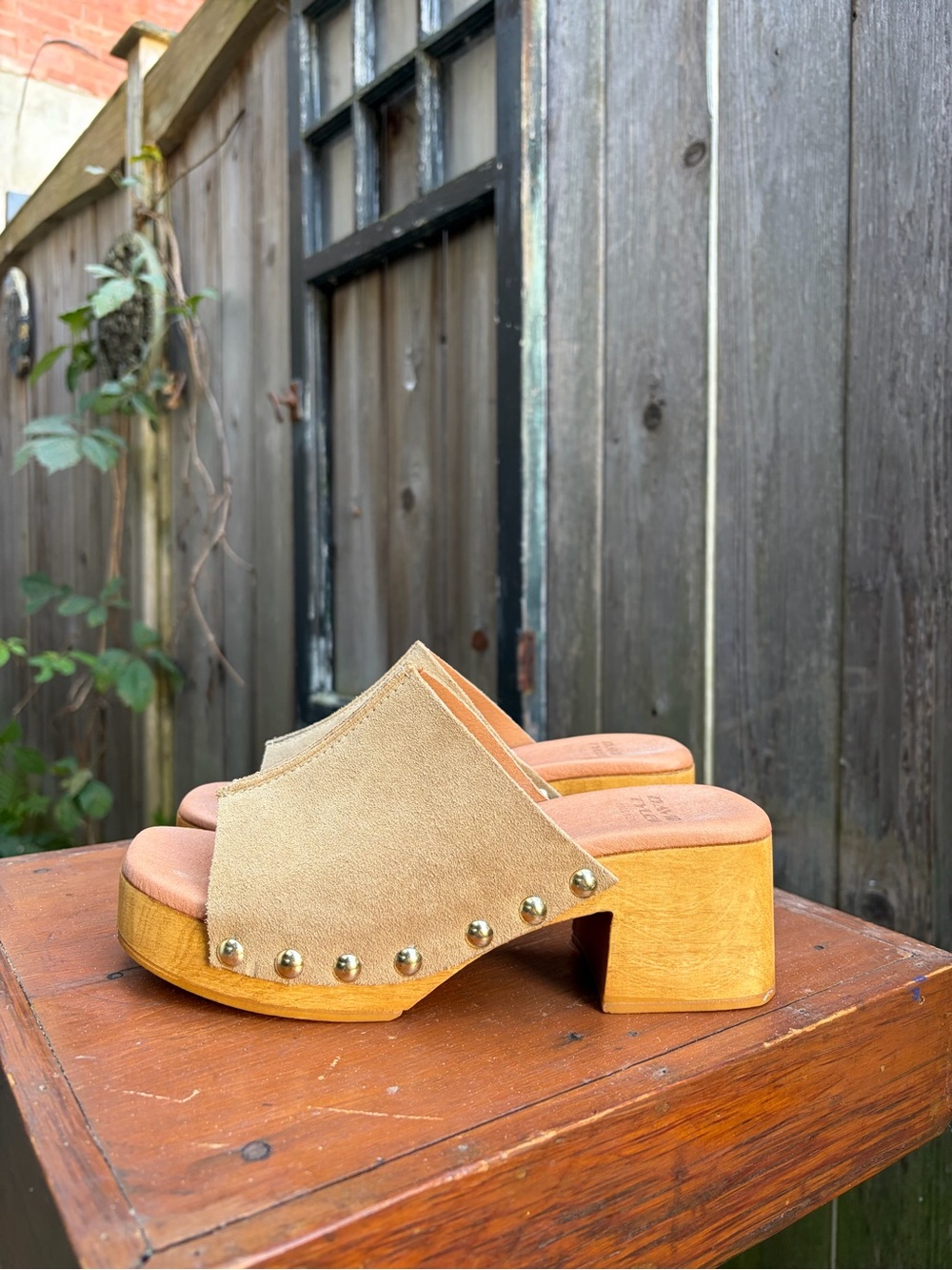 Leather and wood sandal clogs - size 6.5